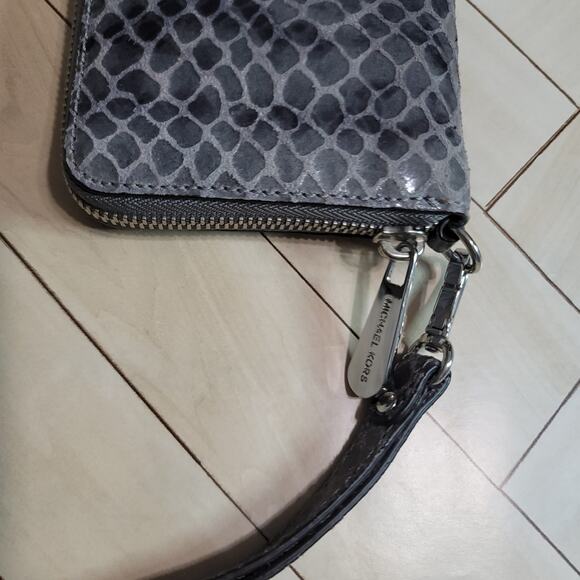 Michael Kors Grey Black Snakeskin Embossed Leather Wallet - Picture 6 of 15